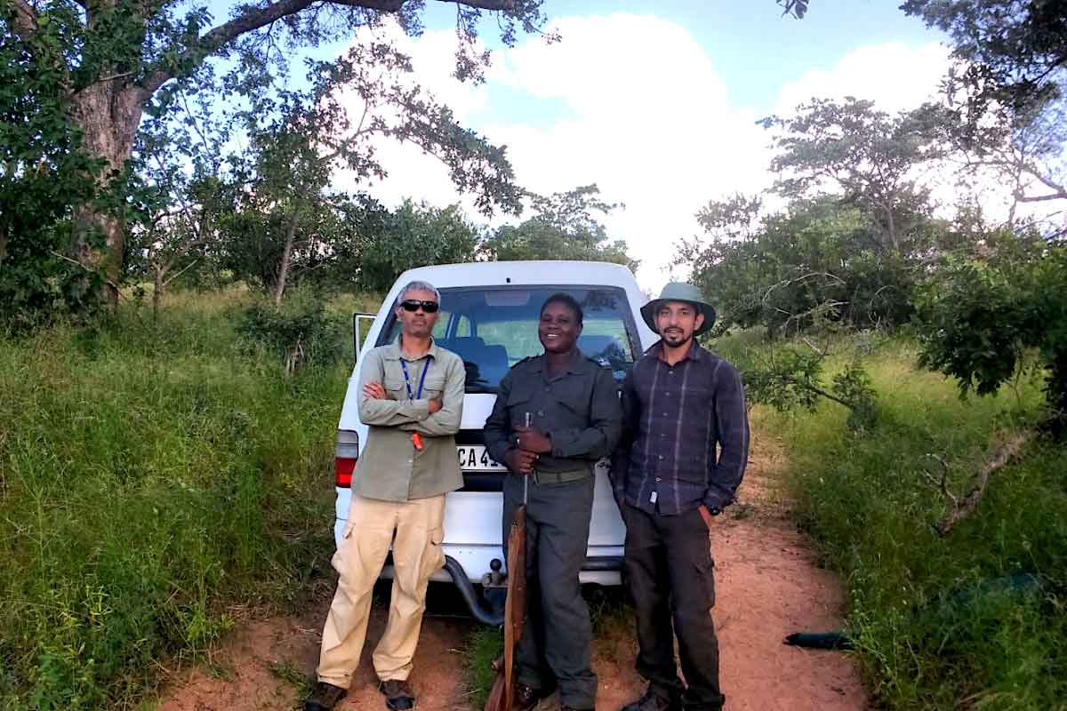 Mid-day fieldwork break from censusing drought responses of tree seedlings, Long-term Plots, Kruger National Park, South Africa, 2019. Photo: Karthik Teegalapalli.